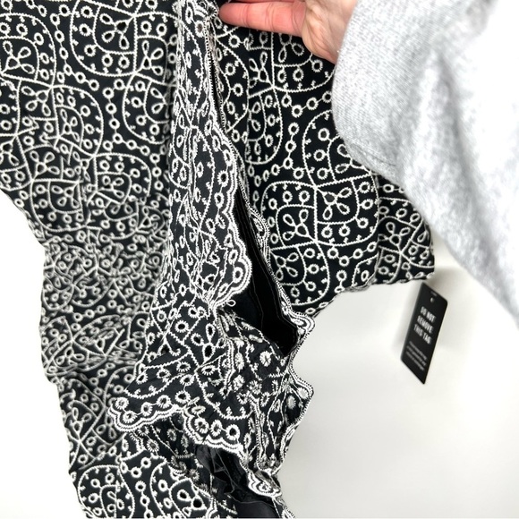 Express Boho Western Embroidered Eyelet Scallop Short Sleeve Romper Size XS - Picture 7 of 16